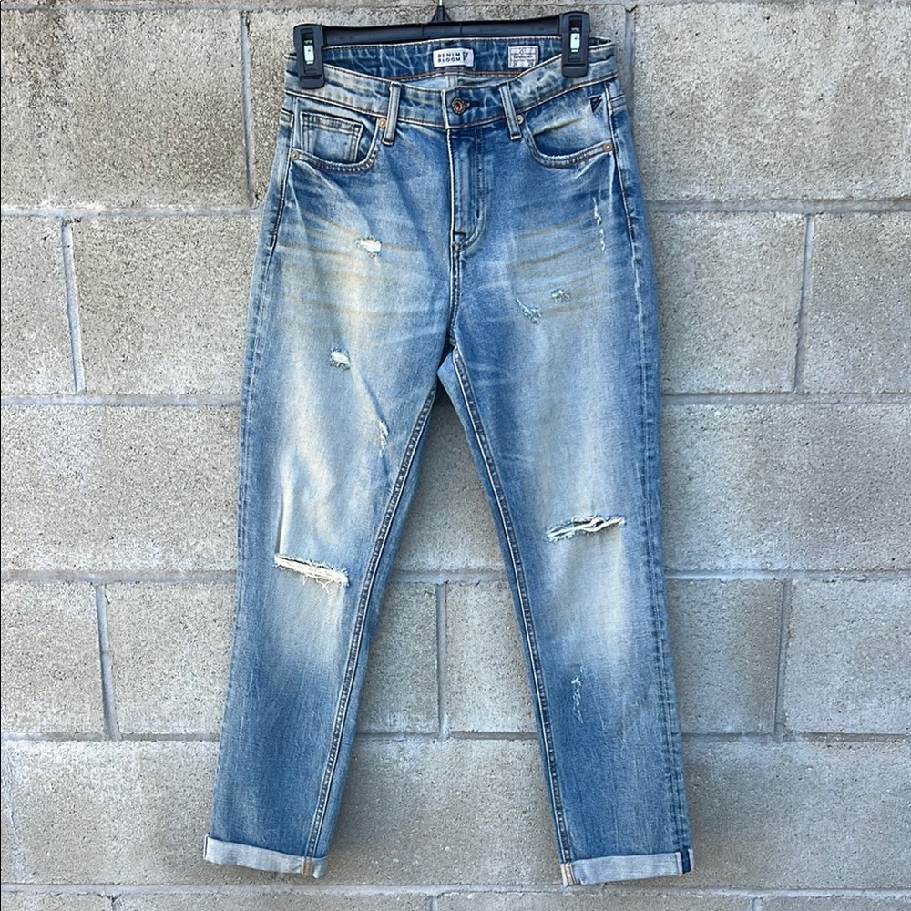 Denim Bloom Women’s 25 x 26 Tapered Fit Distressed Shredded Blue Jeans Denim